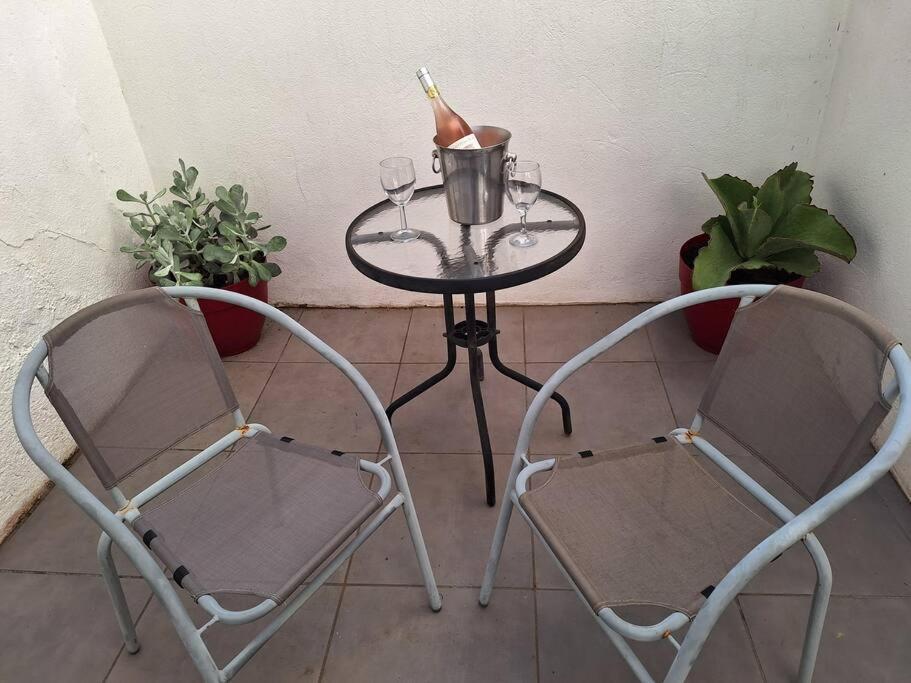 Self Contained Apartamento